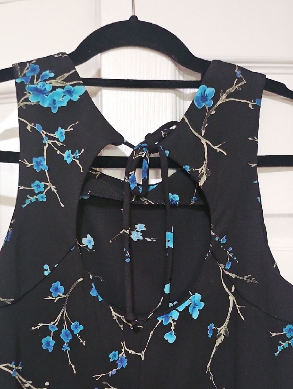 AGB Black Maxi Dress with Blue Floral Print - Picture 4 of 8